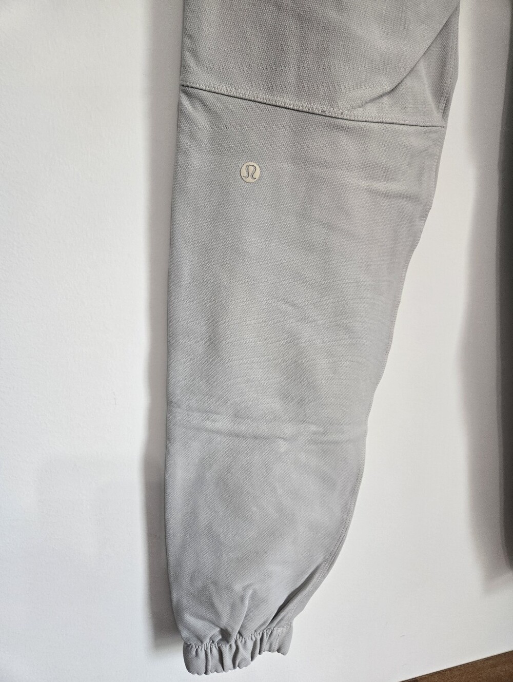 Lululemon ABC Jogger *DWR (Durable Water Repellent) Light Grey Color. Mens XS - Picture 4 of 6